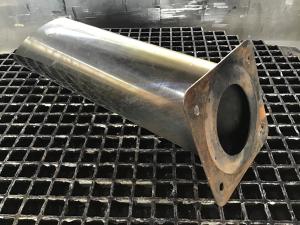 Liebherr Auspuffrohr